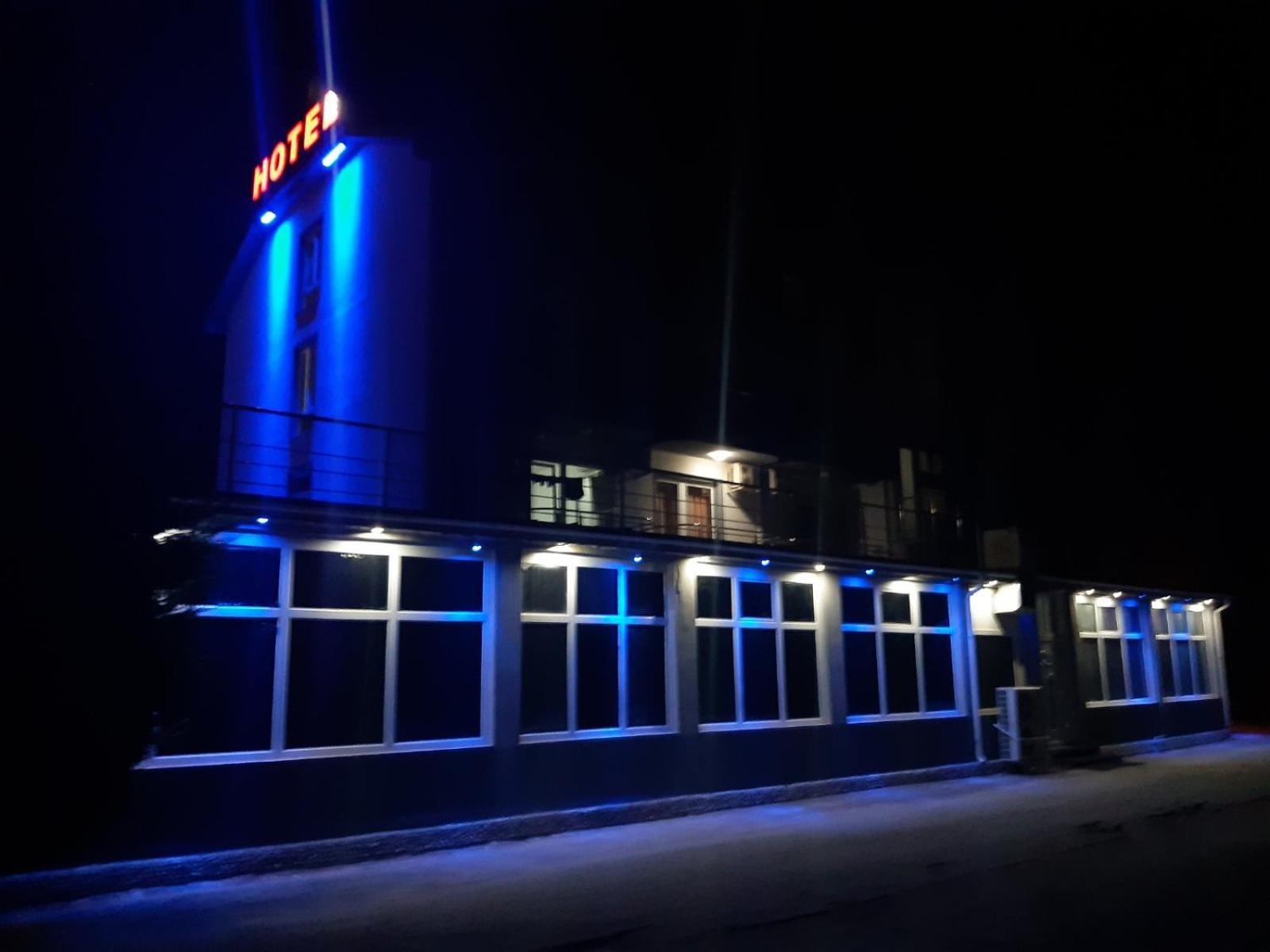 Hotel Ariston ستروغا المظهر الخارجي الصورة