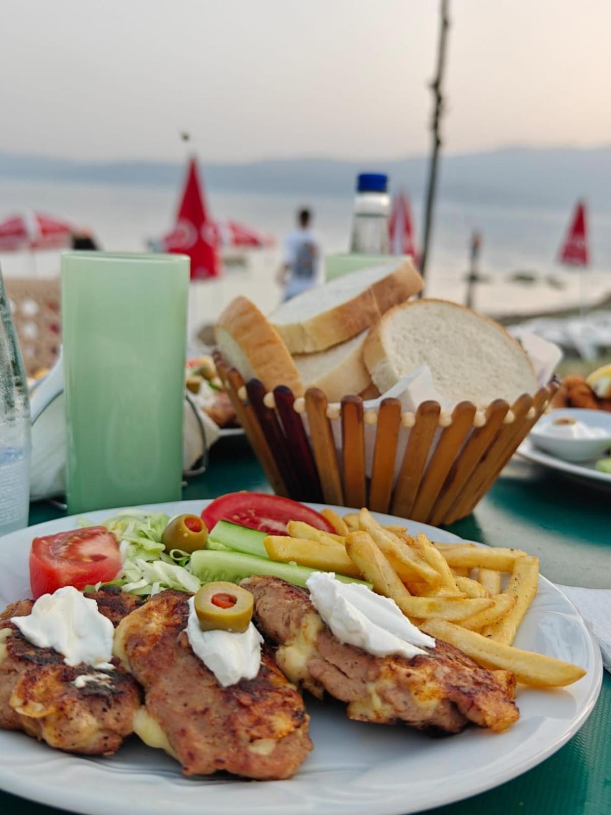 Hotel Ariston ستروغا المظهر الخارجي الصورة