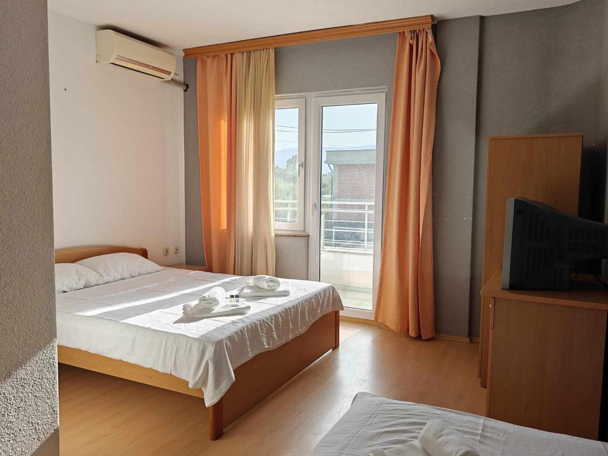 Hotel Ariston ستروغا المظهر الخارجي الصورة